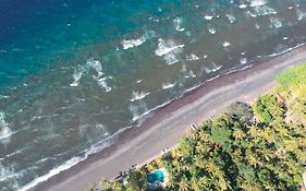 Bondalem Bliss - Luxury Beachfront Villa